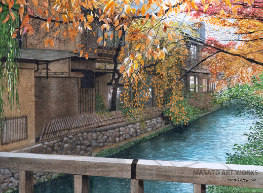 In late autumn, viewing the townhouses along the river from the Tatsumi Bridge in Gion, Kyoto.